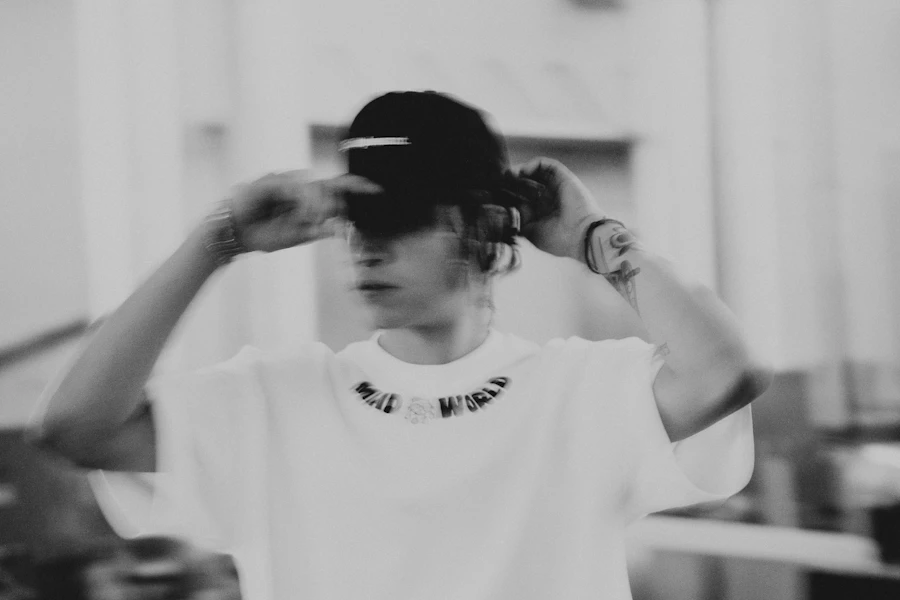 Oversized crew look