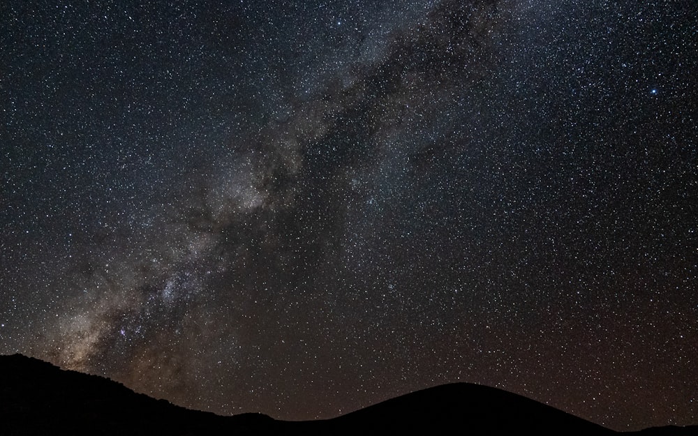 the night sky with stars and the milky