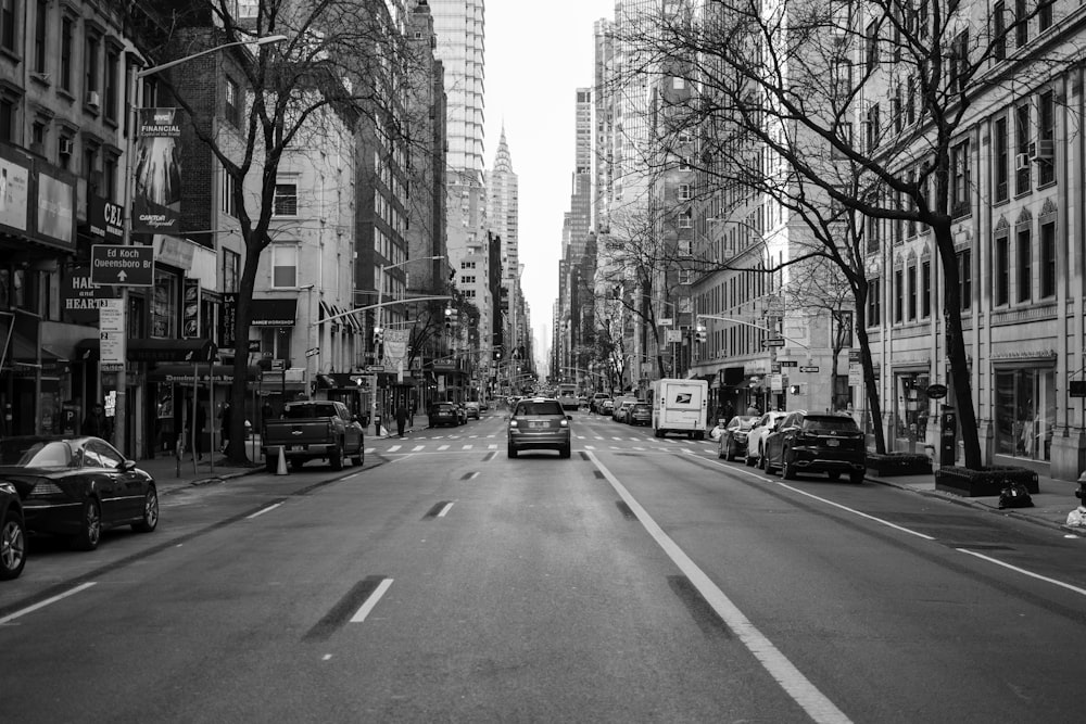 a black and white photo of a city street