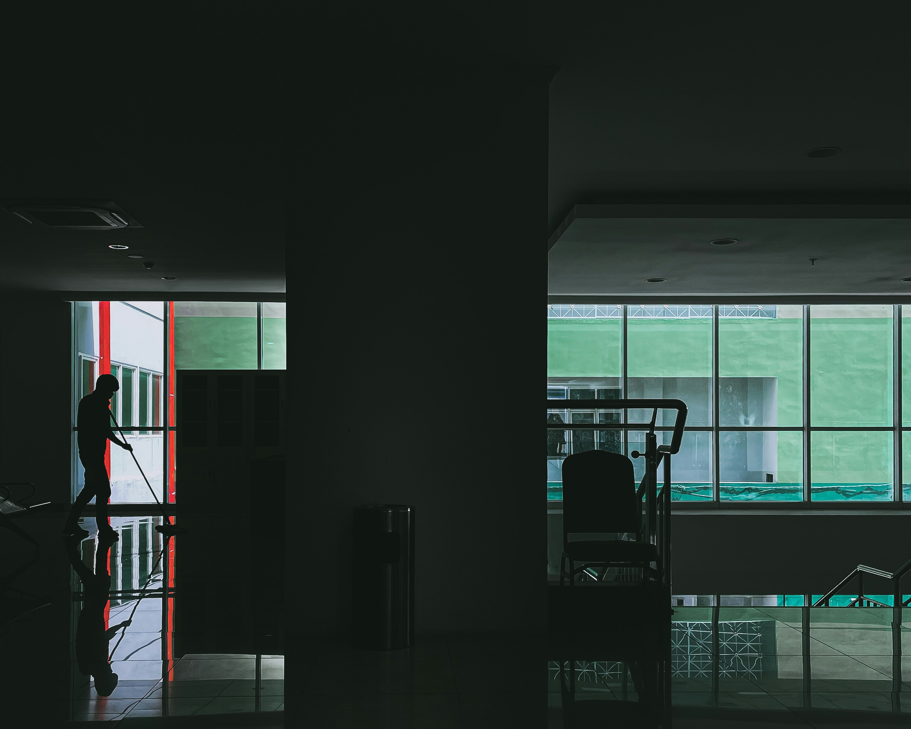 Been waiting at this hospital for hours and accidentally capturing the worker doing some cleaning..