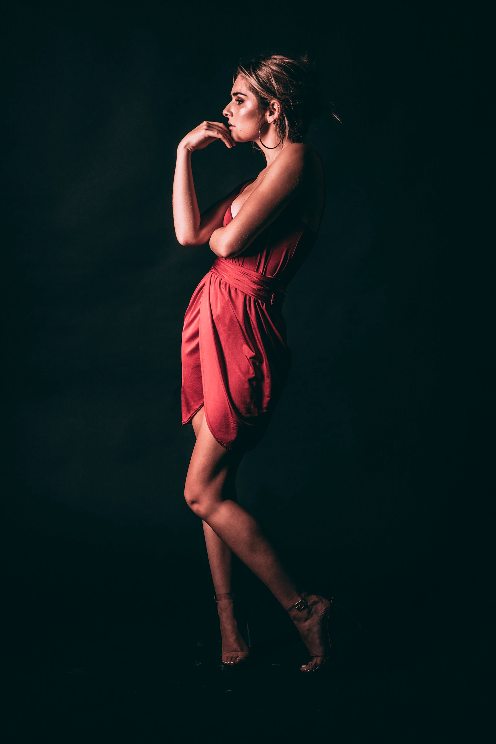 O Poder do Vermelho no Guarda-Roupa: A Cor que Comanda Todos os Olhares
