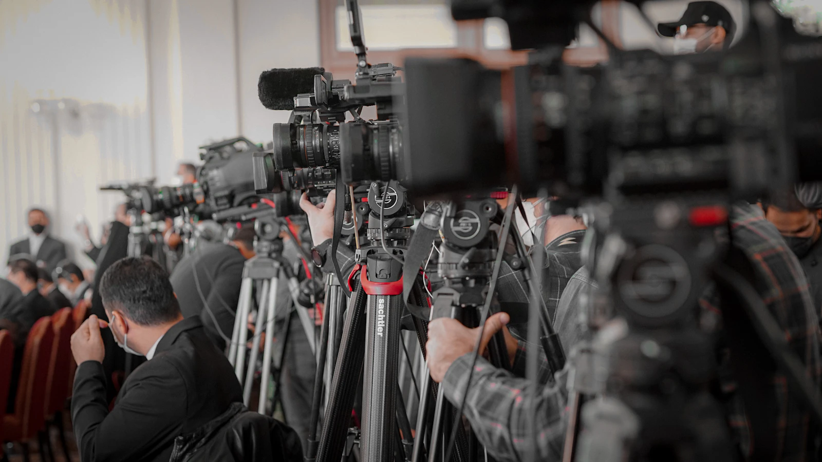 Customers Remember Stories. Not Sales Pitches — CROWD Company guide