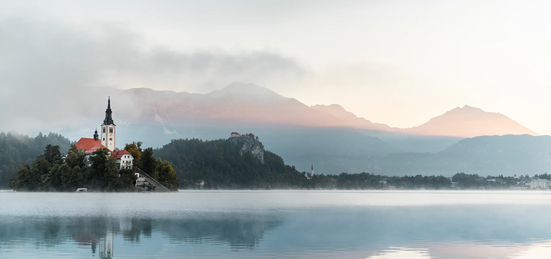 Lake Bled with island church and Julian Alps — Slovenia