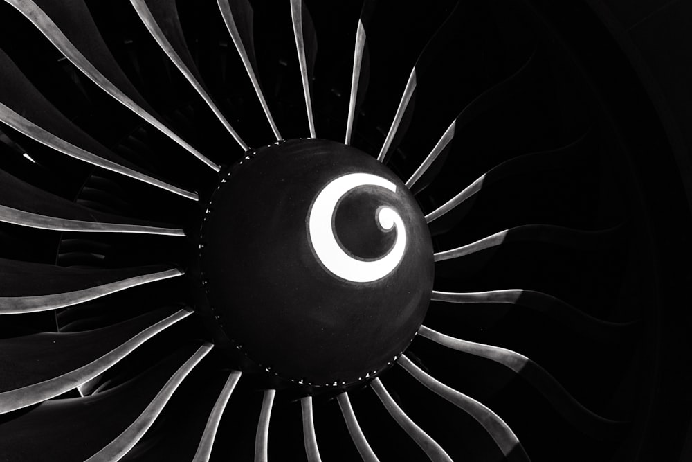 a black and white photo of a jet engine