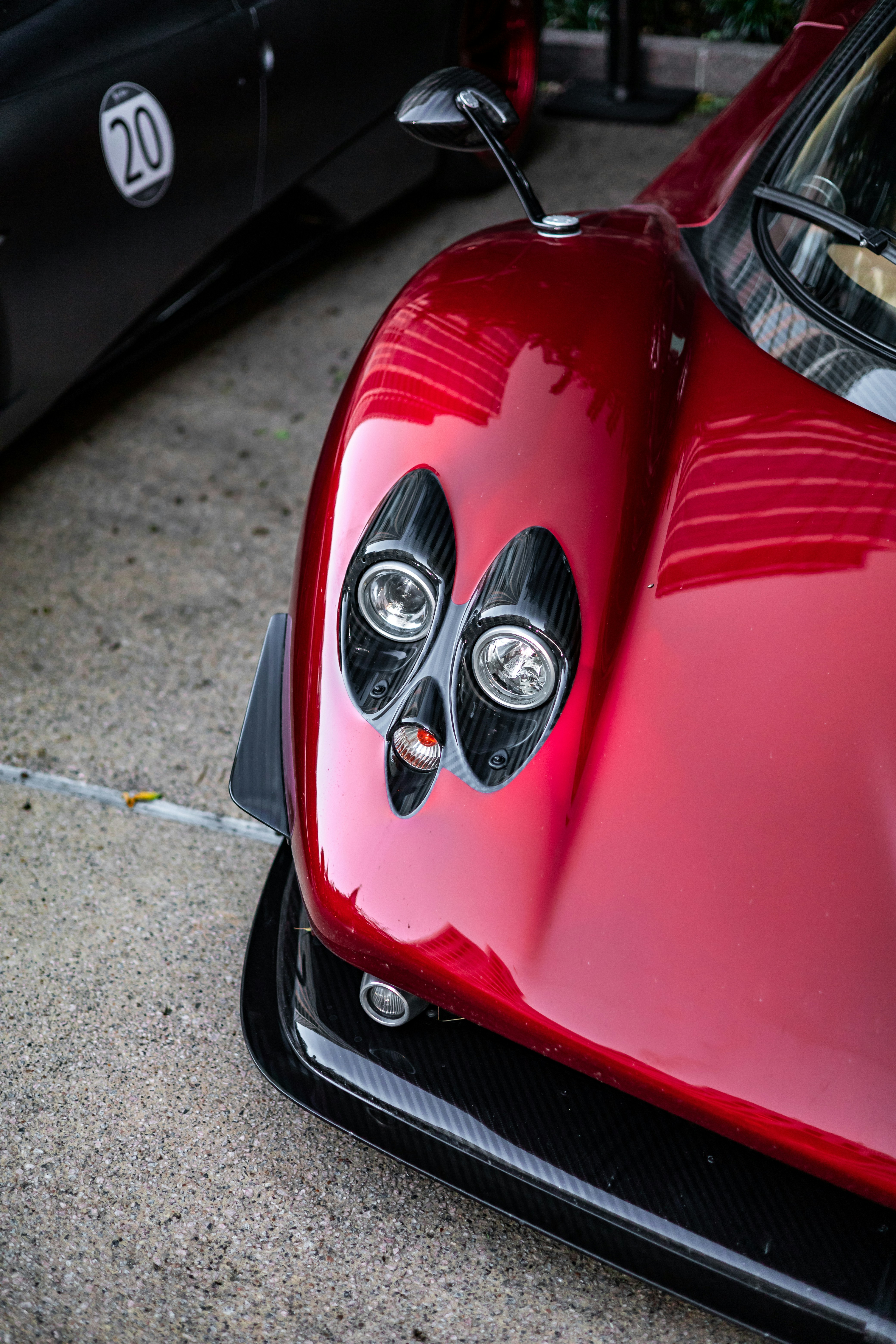 Pagani Huayra R новый сверх мощный гиперкар с заоблачным ценником