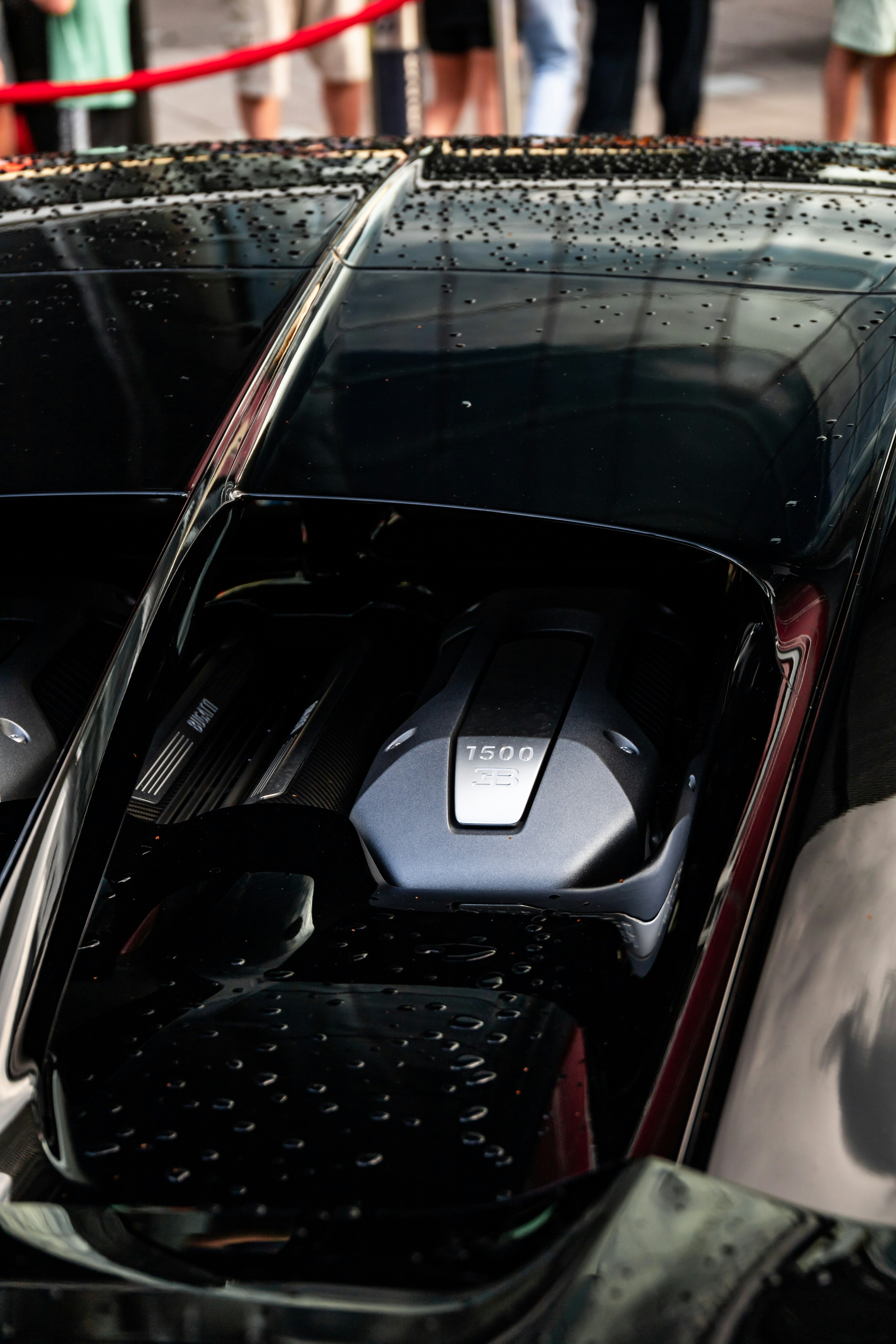 Bugatti Veyron wallpaper, hypercar dark background, luxury car desktop, Veyron front view, ilustrasi artikel The Ultimate Bugatti Veyron Wallpapers for Every Car Enthusiast 5