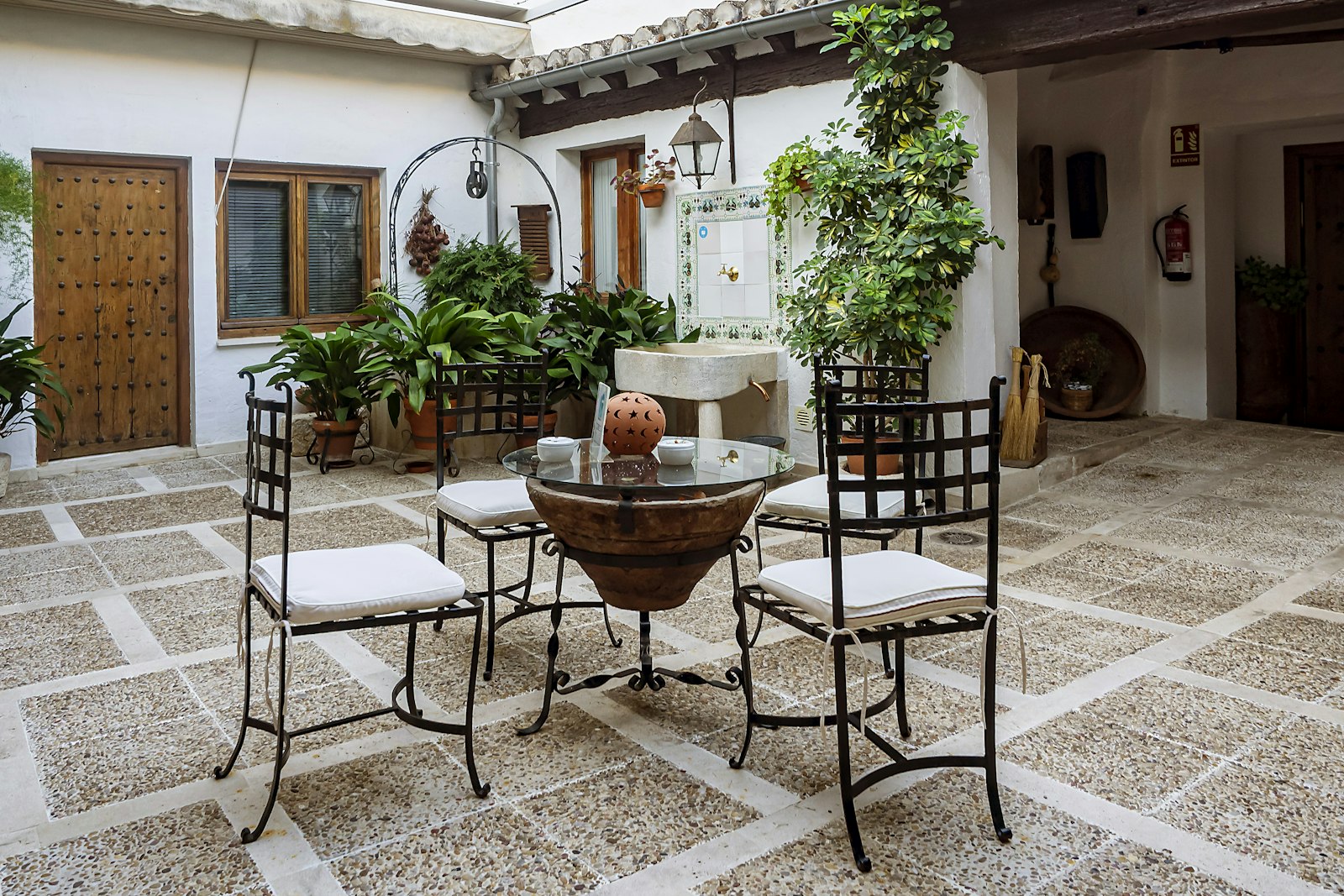 Thrift to Patio: A $40 Furniture Flip