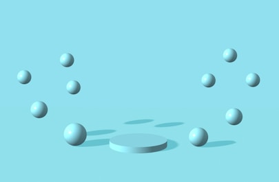 A simple, clean graphic representing the Basic service kit with minimal icons.