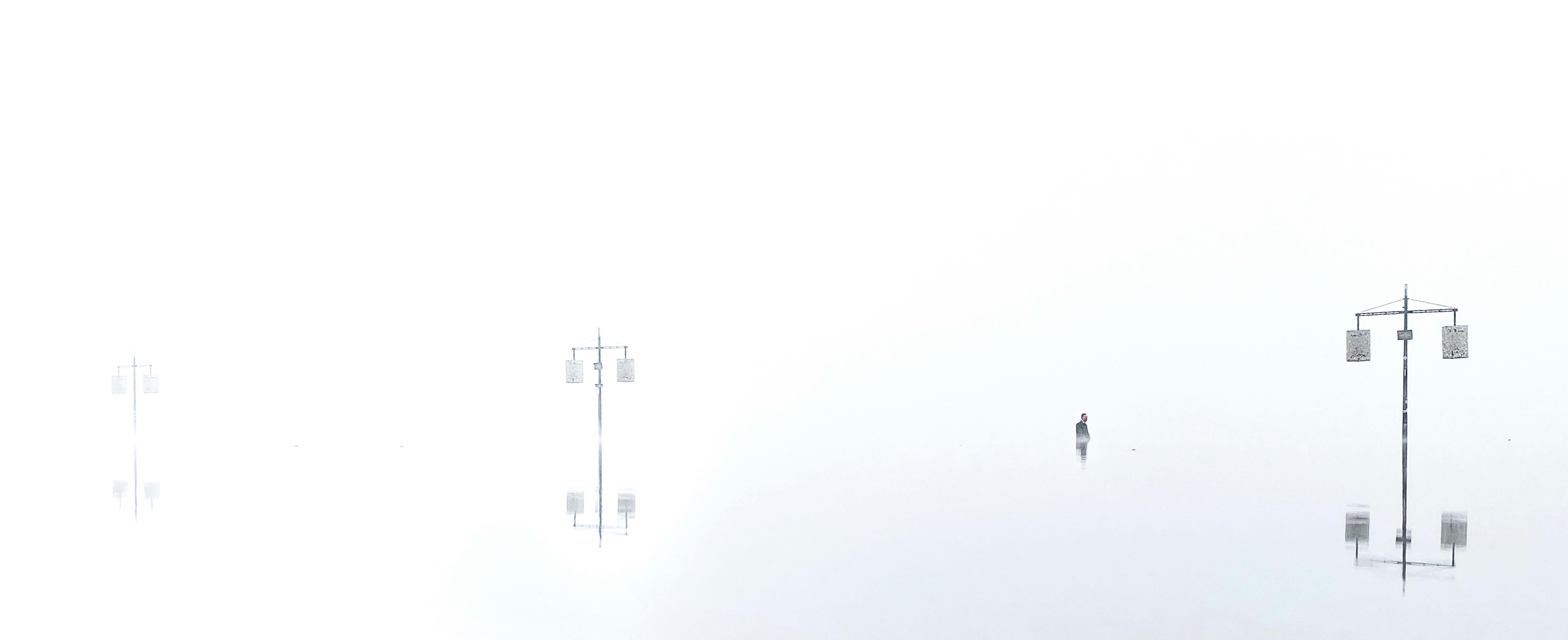 lonely,fog,mist,loneliness,mystery,memories,memoire,rêve,flou,blur,Bordeaux,France,silhouette,dreams,minimal,minimalist,white,blurry,mind,thinking,suit,man,suitup,morning,foggy,oniric,dreamy,sadness,sad,paradise,white,city,early,atmosphere