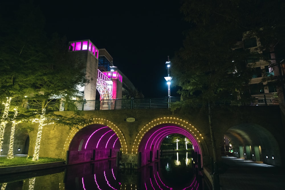 a bridge that has some lights on it