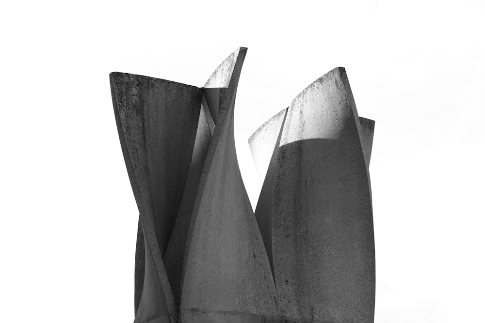 a black and white photo of a sculpture