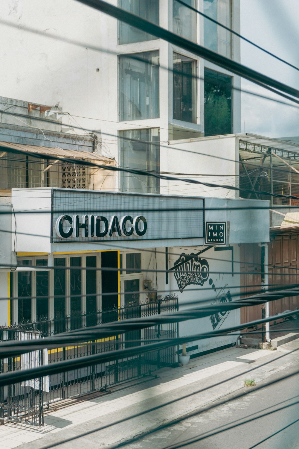 a building with a sign that says chidaco on it