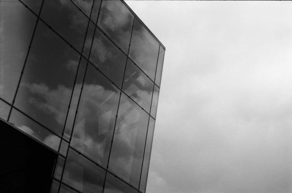 a black and white photo of a tall building