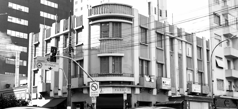 a black and white photo of a city street