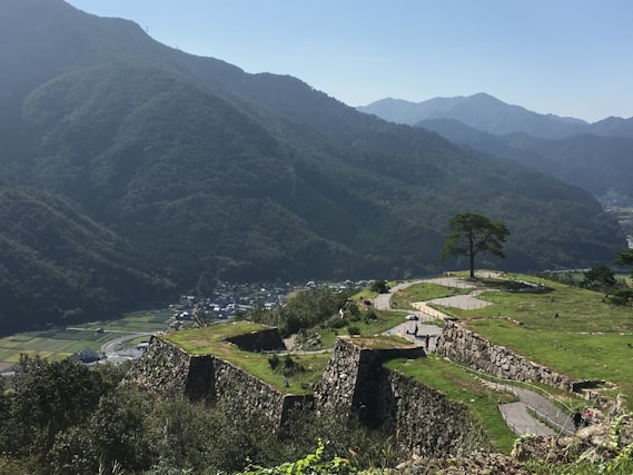 与地狱客栈相同的动漫