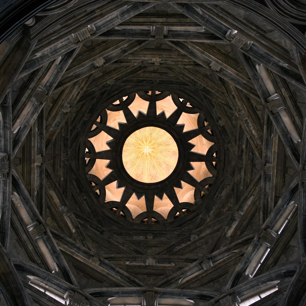 a view of the ceiling of a large building