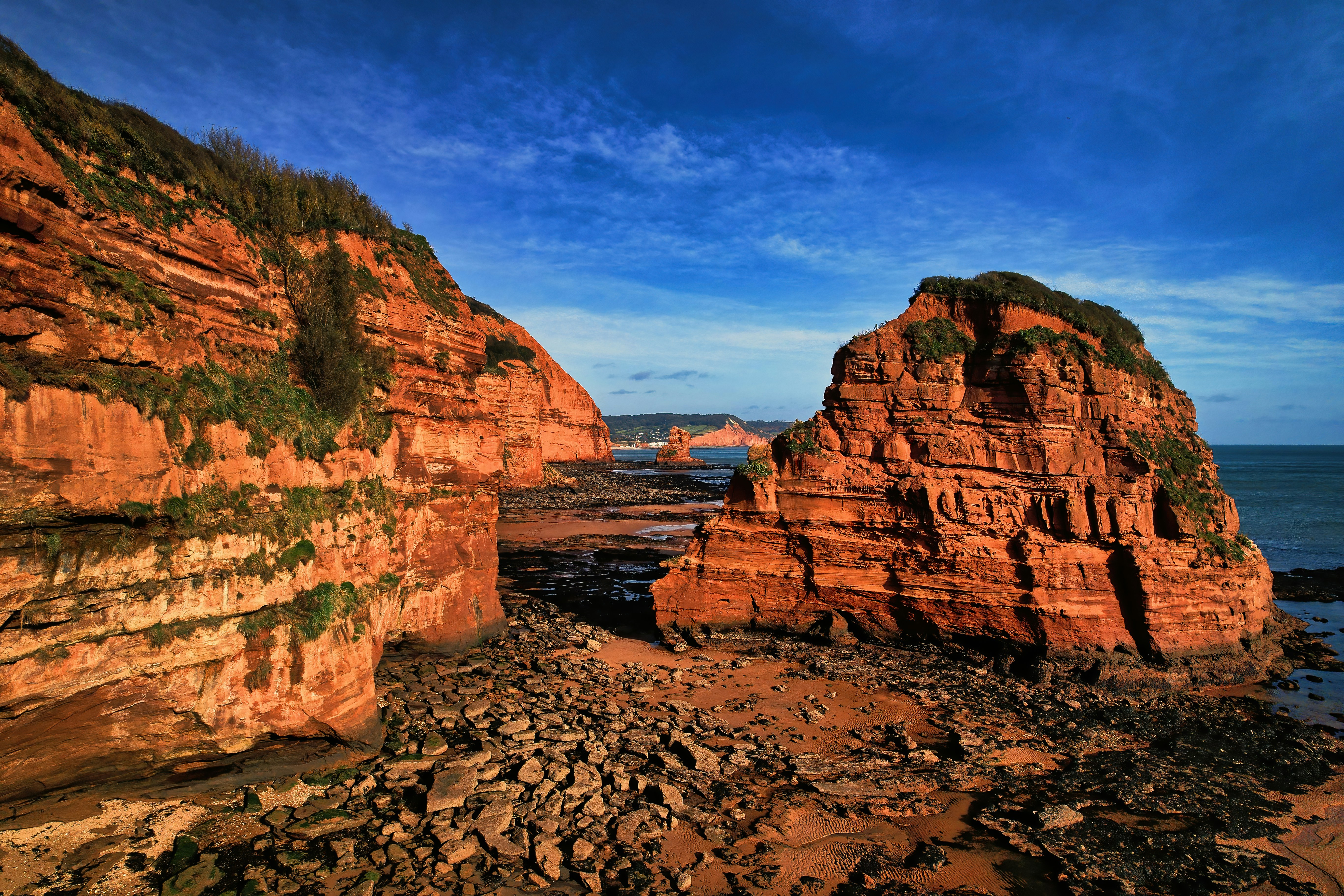 a canyon with a mountain in the background 풍경 사진