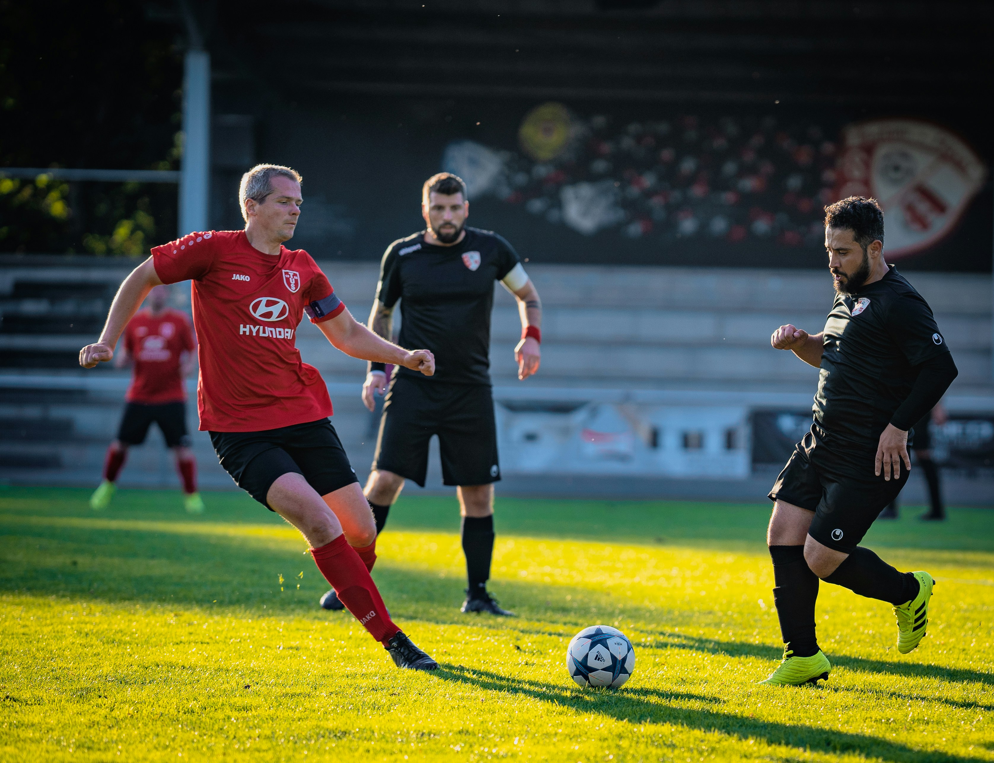 比梅努更强！曼联锁定 5000 万中场新星，全能属性碾压英格兰天才｜世界杯竞猜软件官方网站（封面配图）