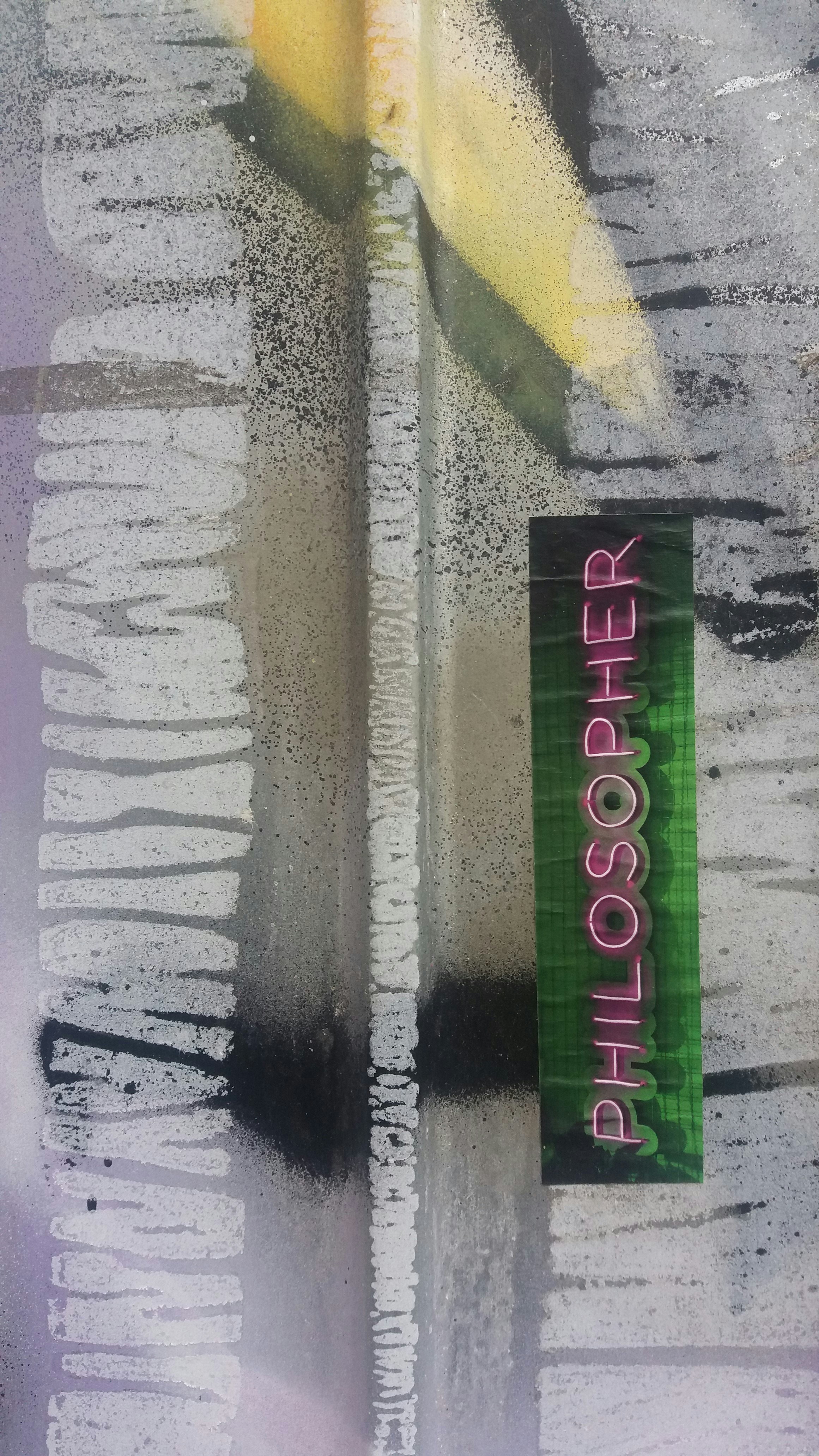 A close up of a street sign on the side of a road photo – Free Wall ...