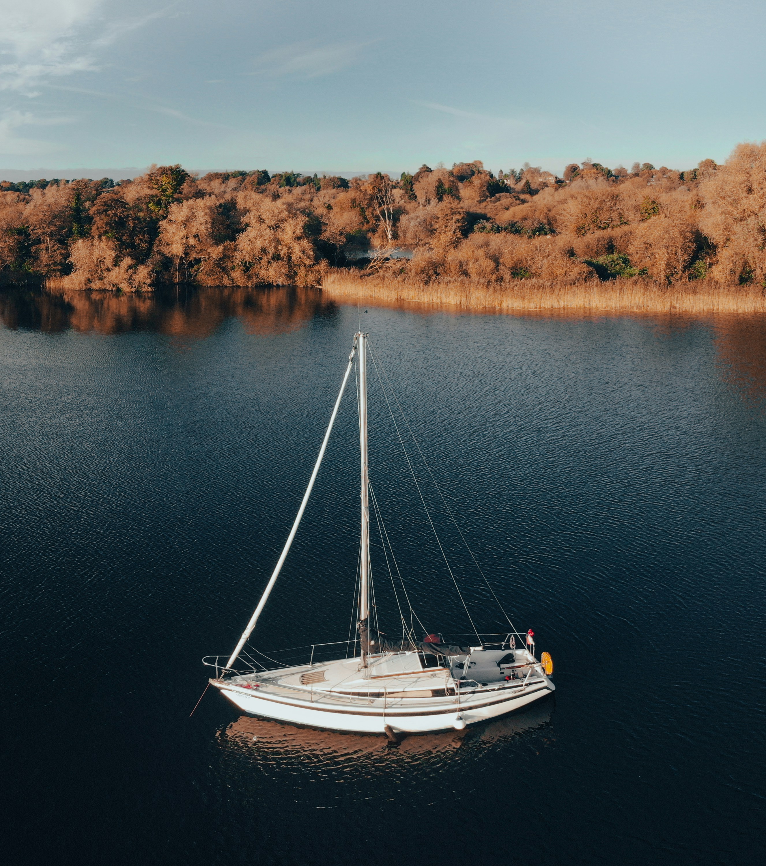 Boat On Lake Pictures Download Free Images on Unsplash