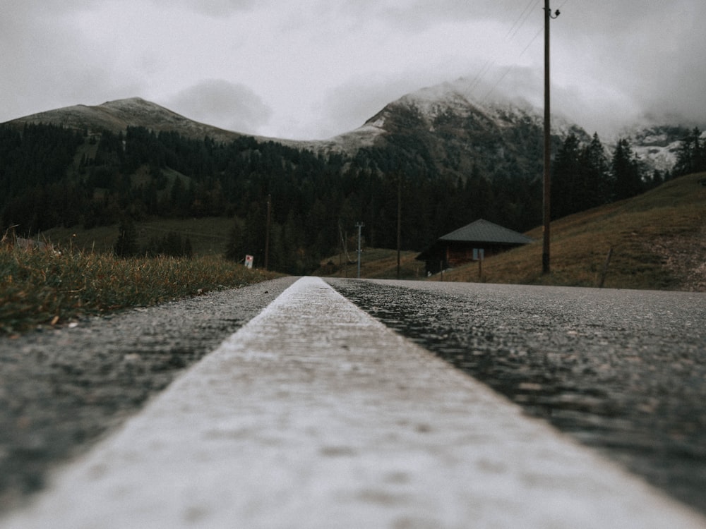 a street with a white line on the side of it