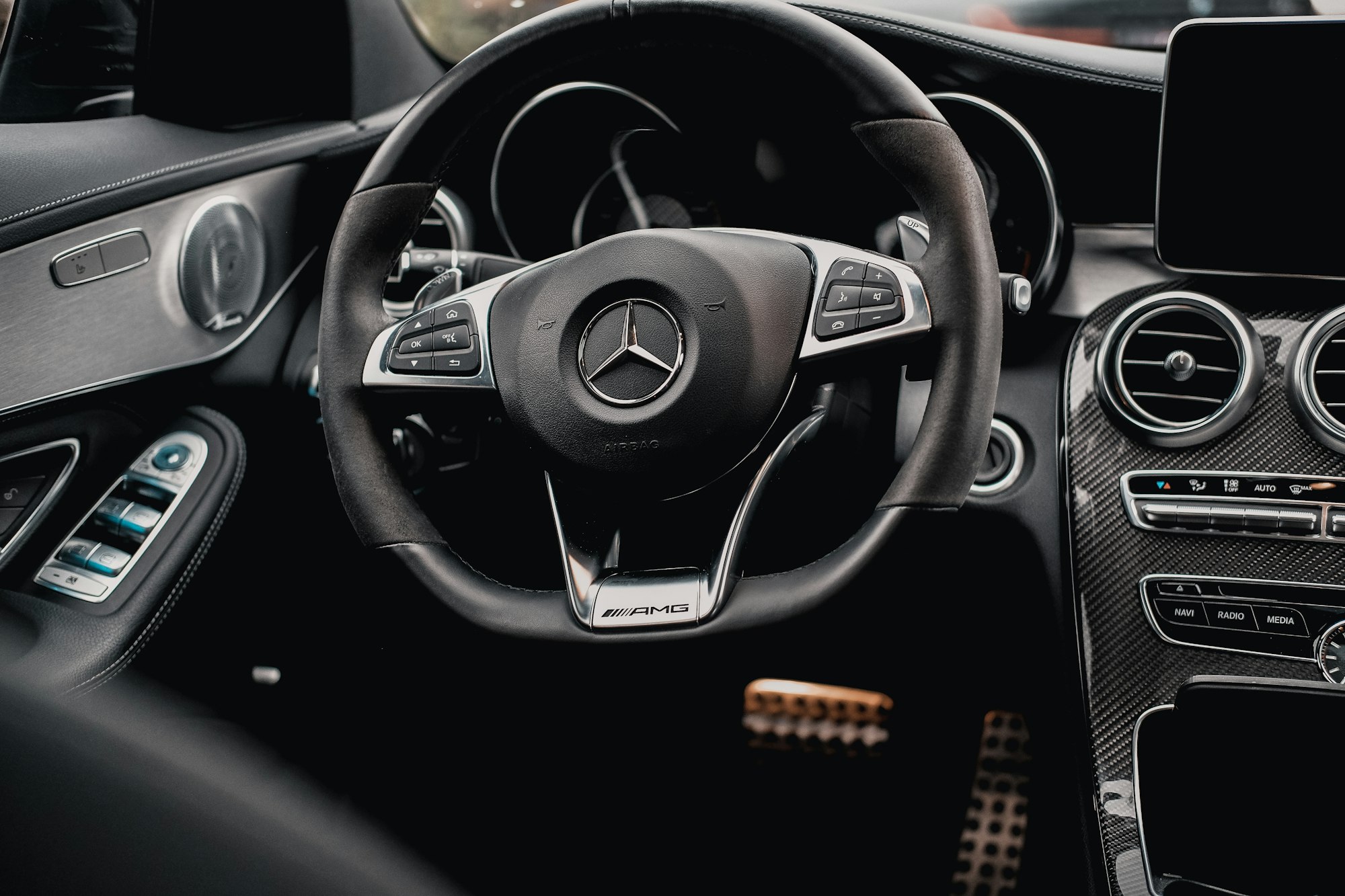 Mercedes-Benz recalls almost 1 million cars over brake system concerns