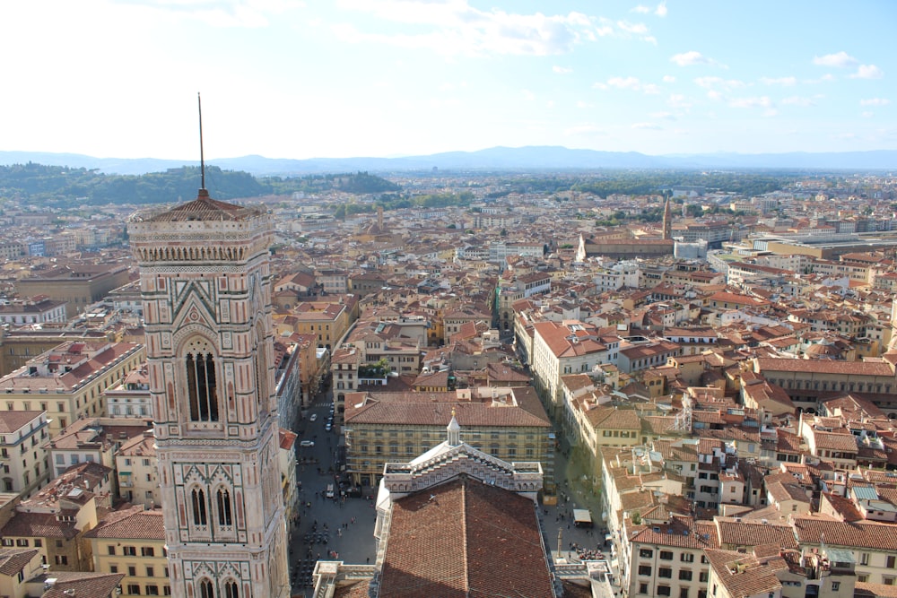 une vue d’une ville d’un point de vue élevé