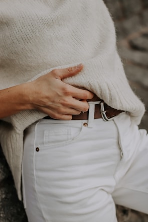 A relaxed weekend look featuring a cozy sweater and jeans.