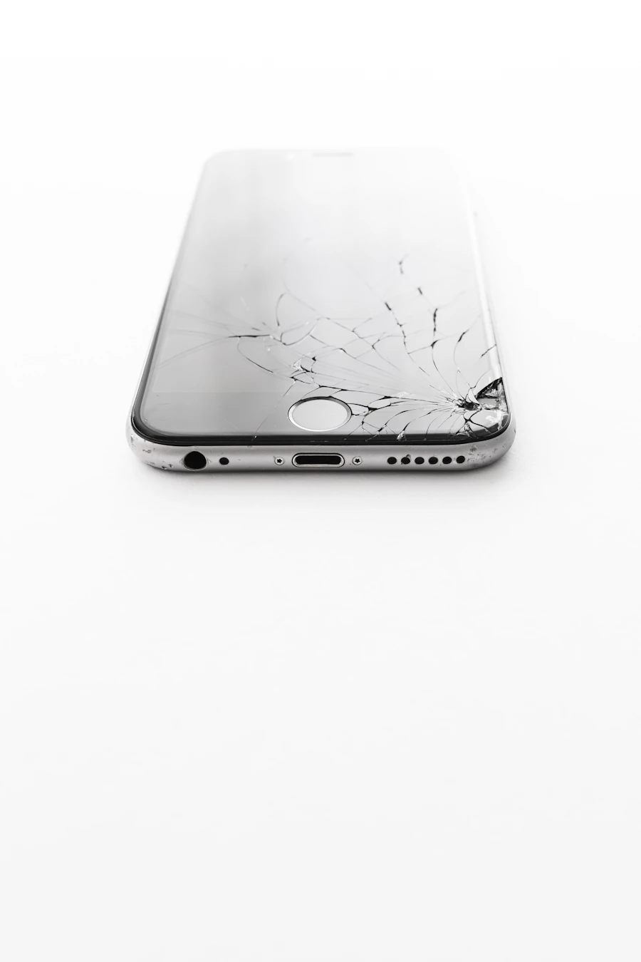 Kırık telefon ekranı