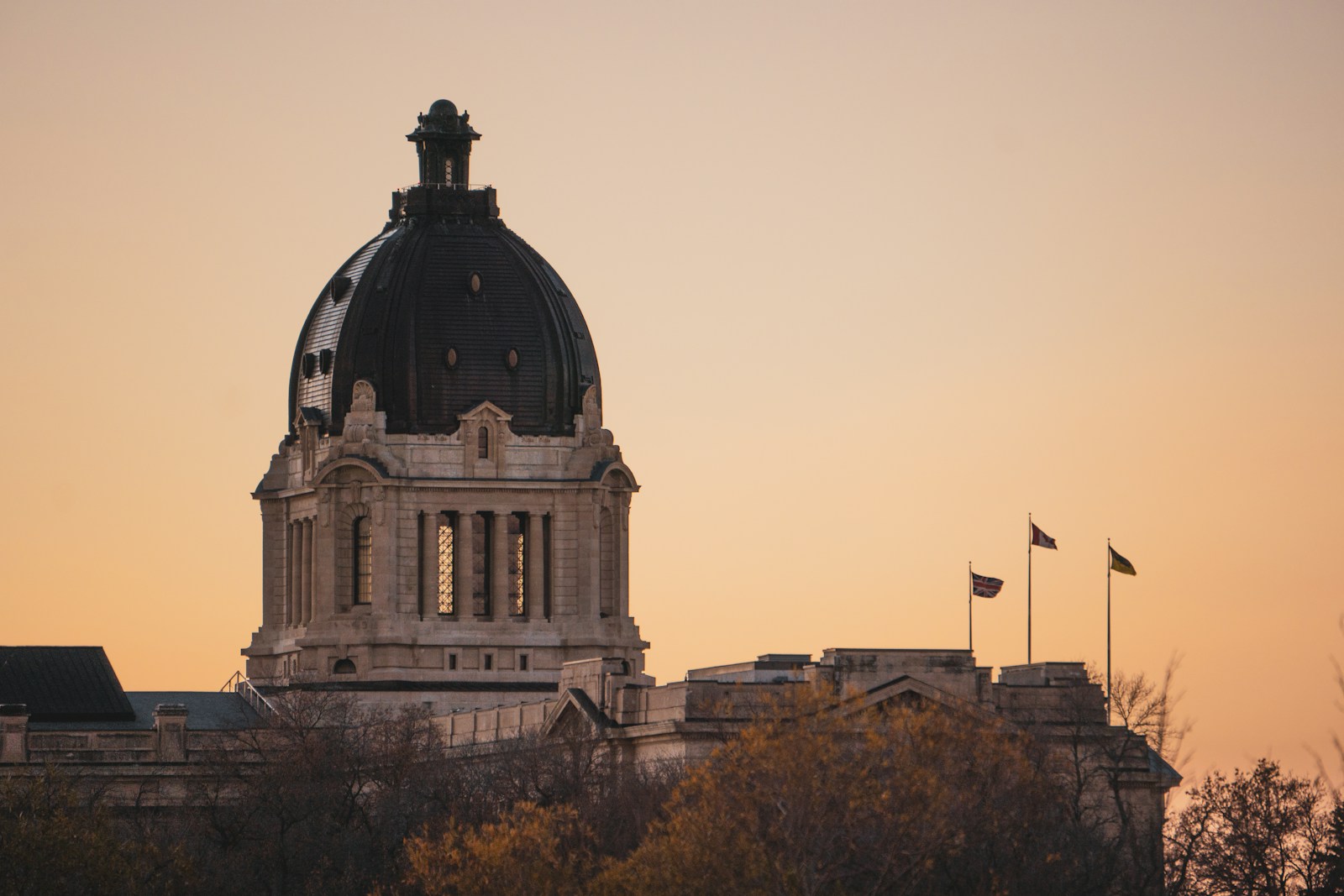 saskatchewan legislature picture in regina