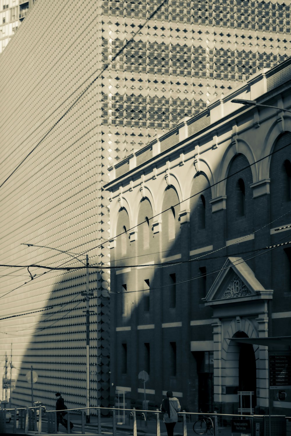 a black and white photo of a building