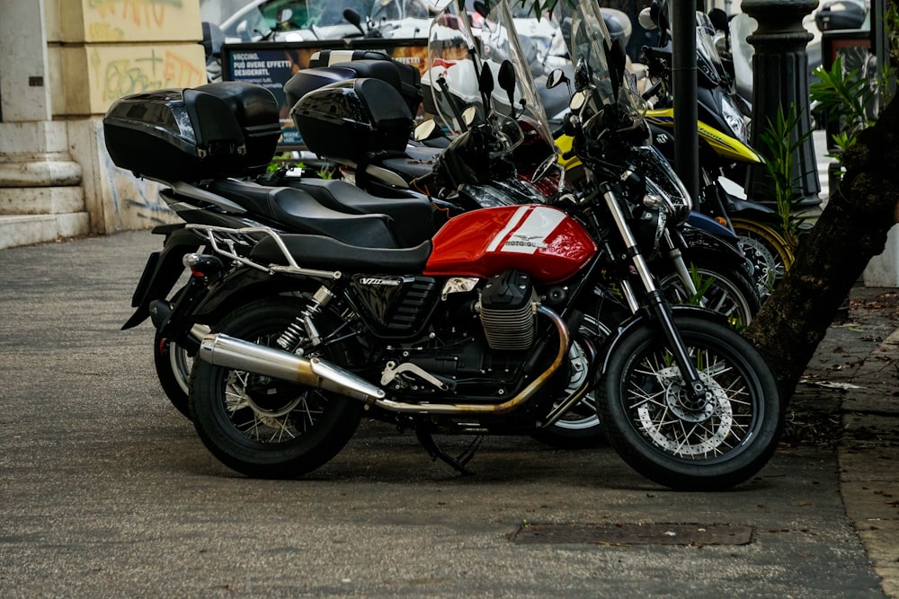 a row of motorcycles parked next to each other