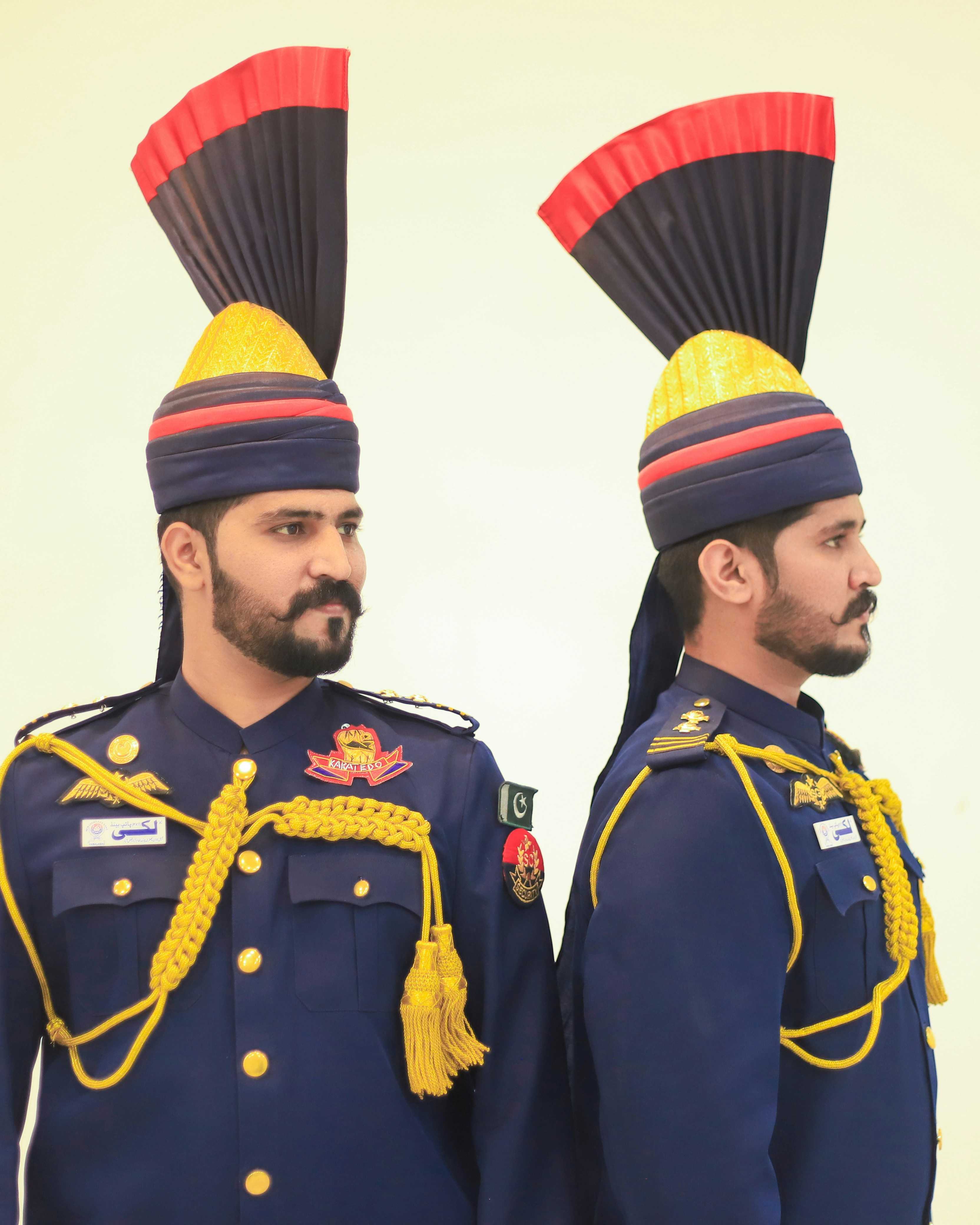 photo-1636712579217-98bd8d2135f5?ixid=M3wxMjA3fDB8MXxzZWFyY2h8M3x8aG9zcGl0YWxpdHklMjB1bmlmb3Jtc3xlbnwwfHx8fDE3NjE5ODI3MTV8MA\u0026ixlib=rb-4.1.0