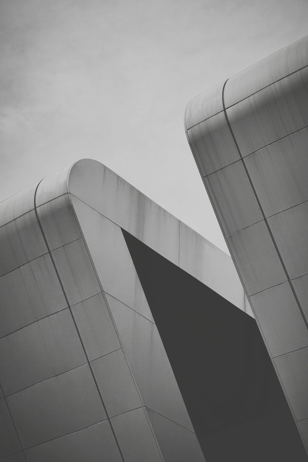 a black and white photo of a building