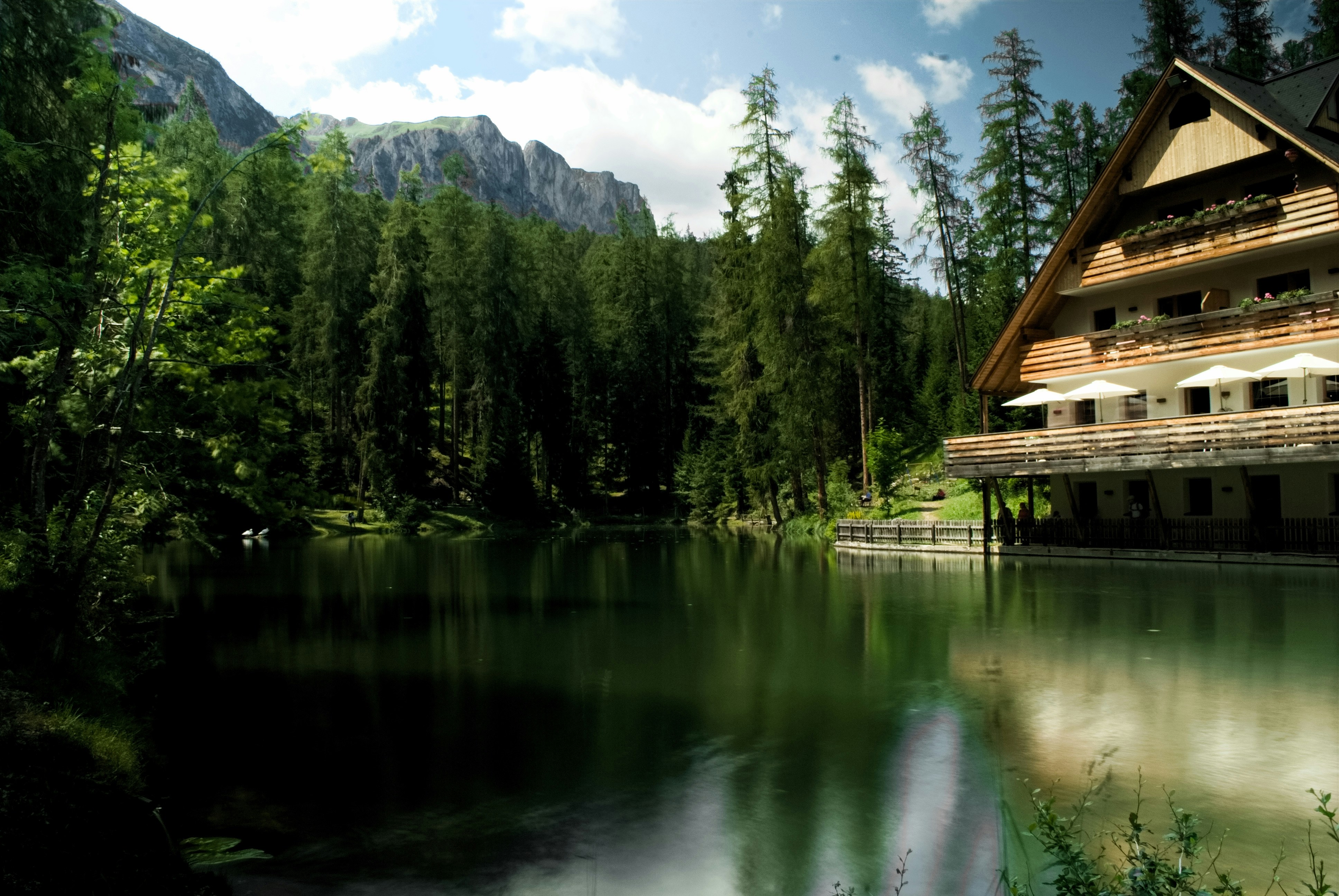 8 Top Destinations & Captivating Eco-Luxury Lodges