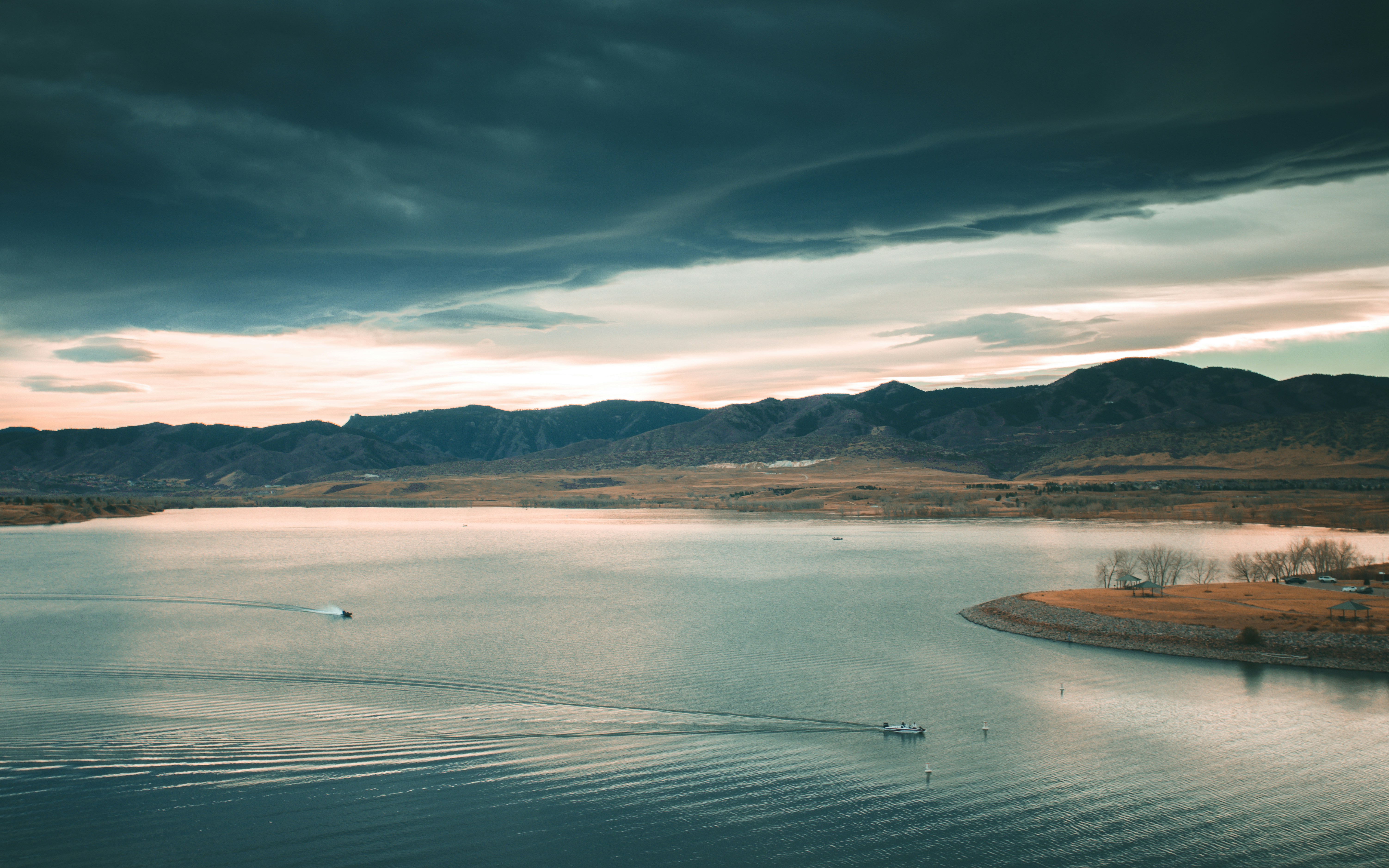 Photo by photosoflogan