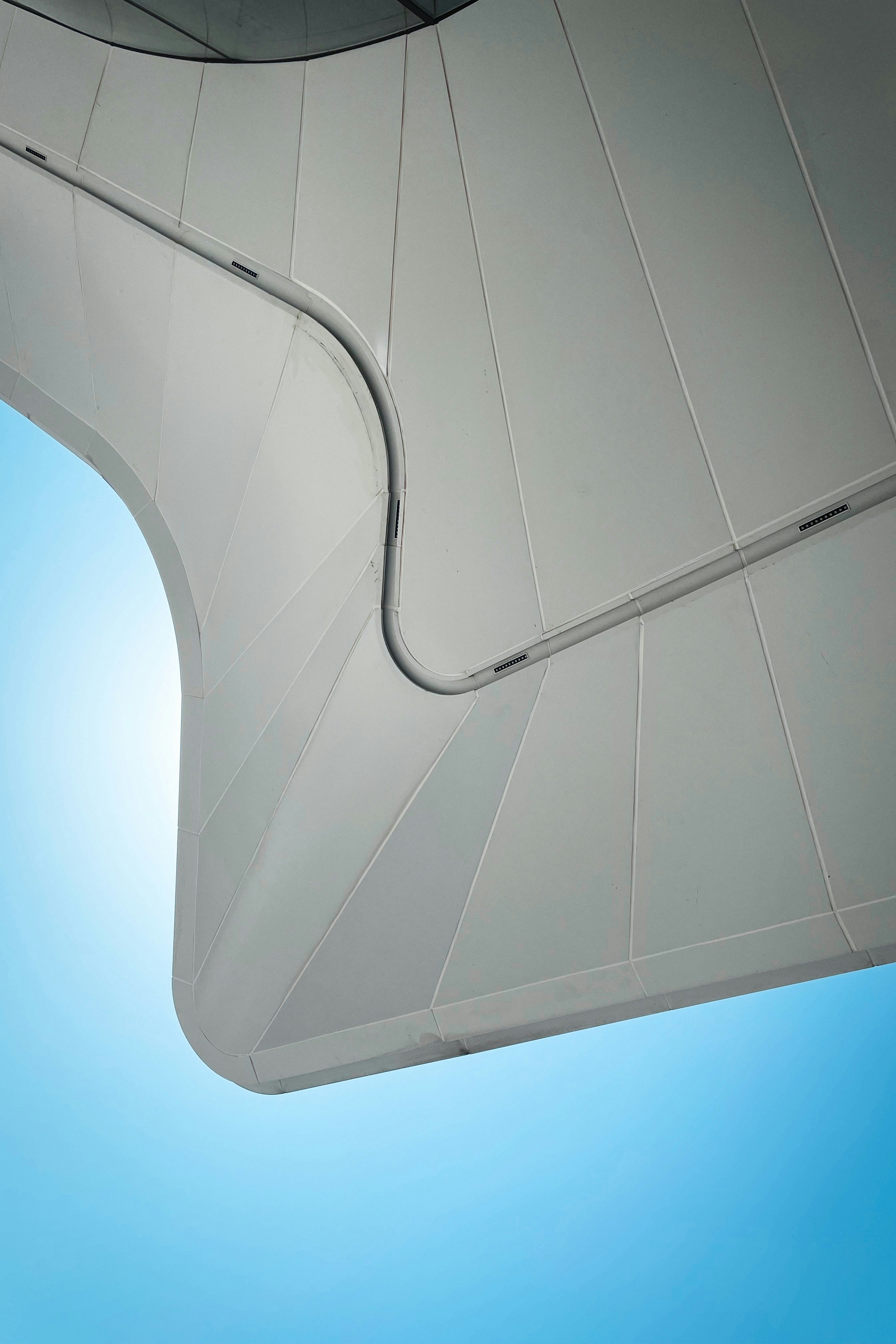 Under-tank heating pad in use