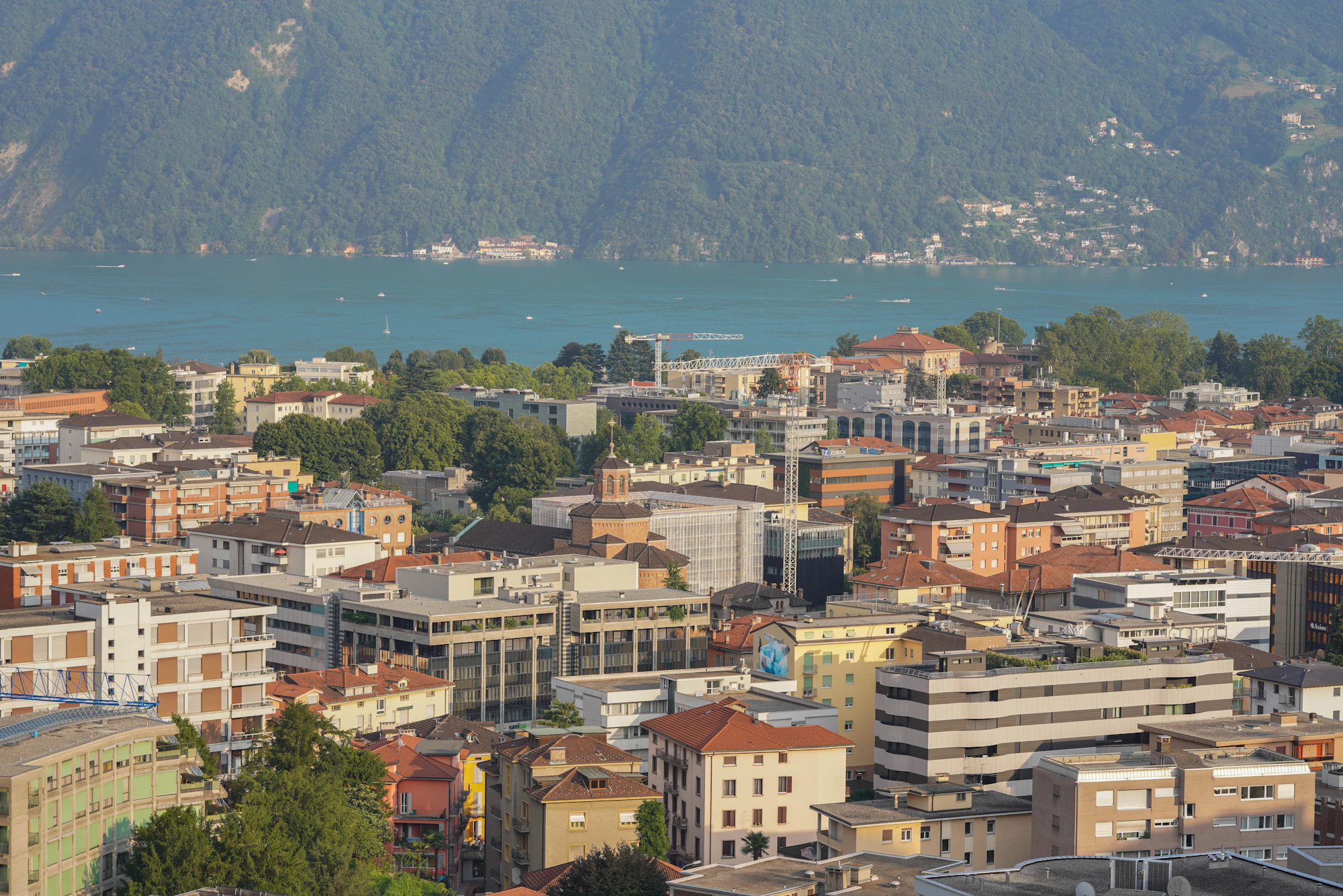 Lugano und sein See von oben