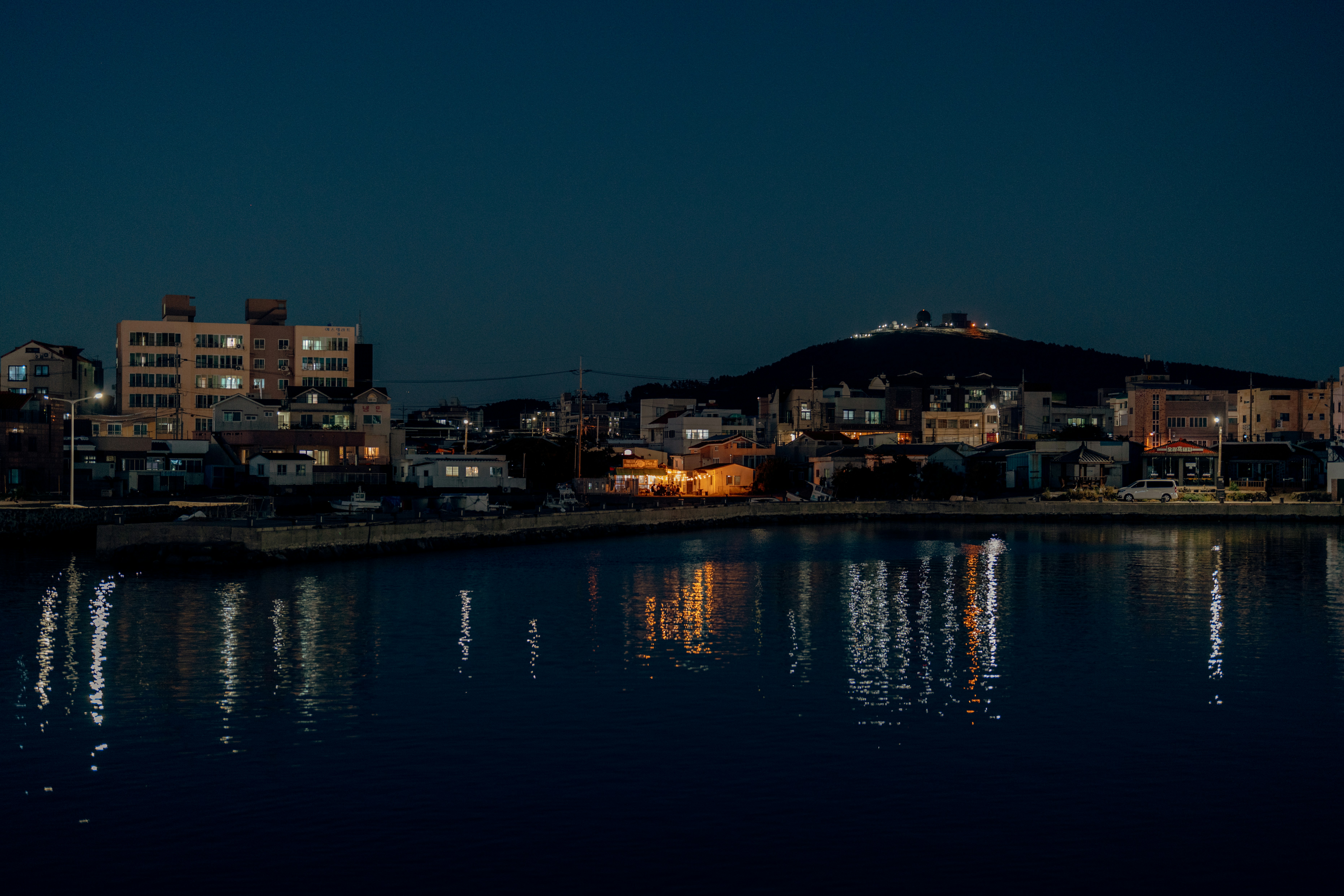 Photo by rawkkim