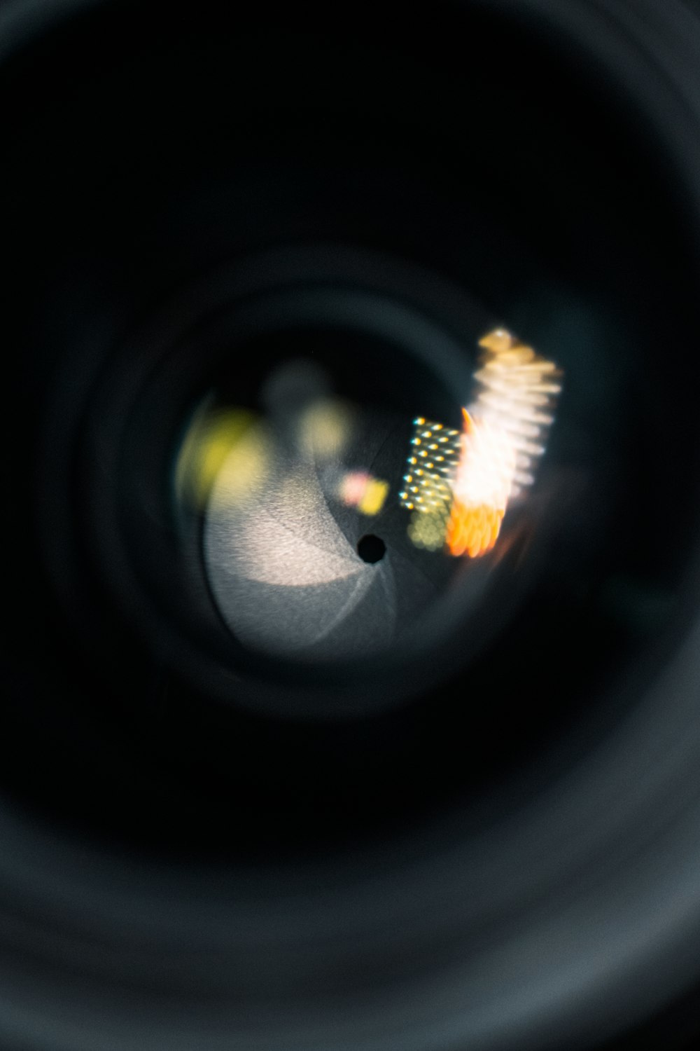 Una vista ravvicinata dell'obiettivo di una fotocamera