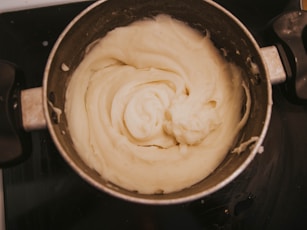 Mashed potatoes in a pot.