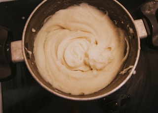 Mashed potatoes in a pot.