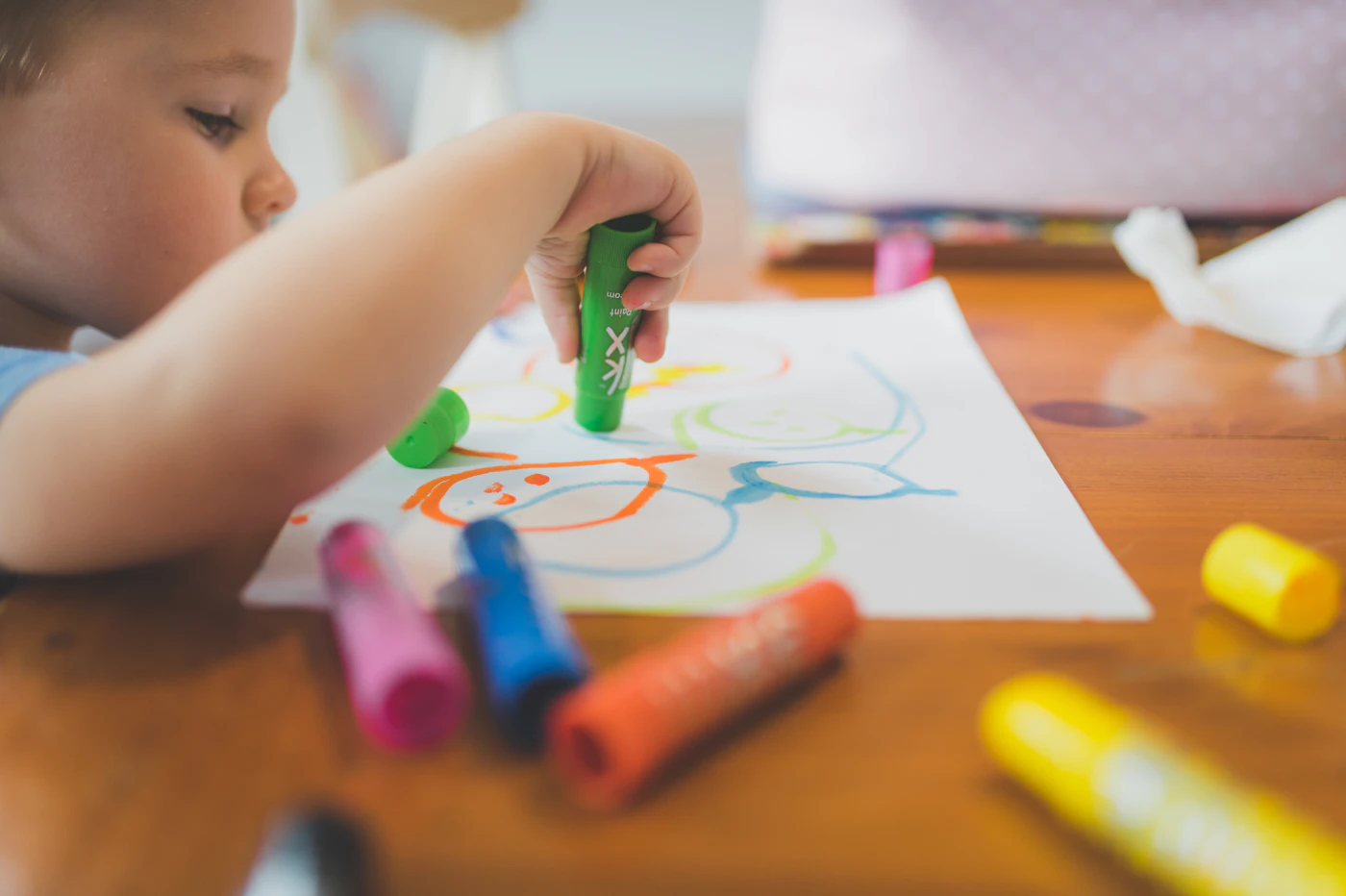 Cosa rivela del tuo bambino la scelta dei colori nella colorazione digitale?