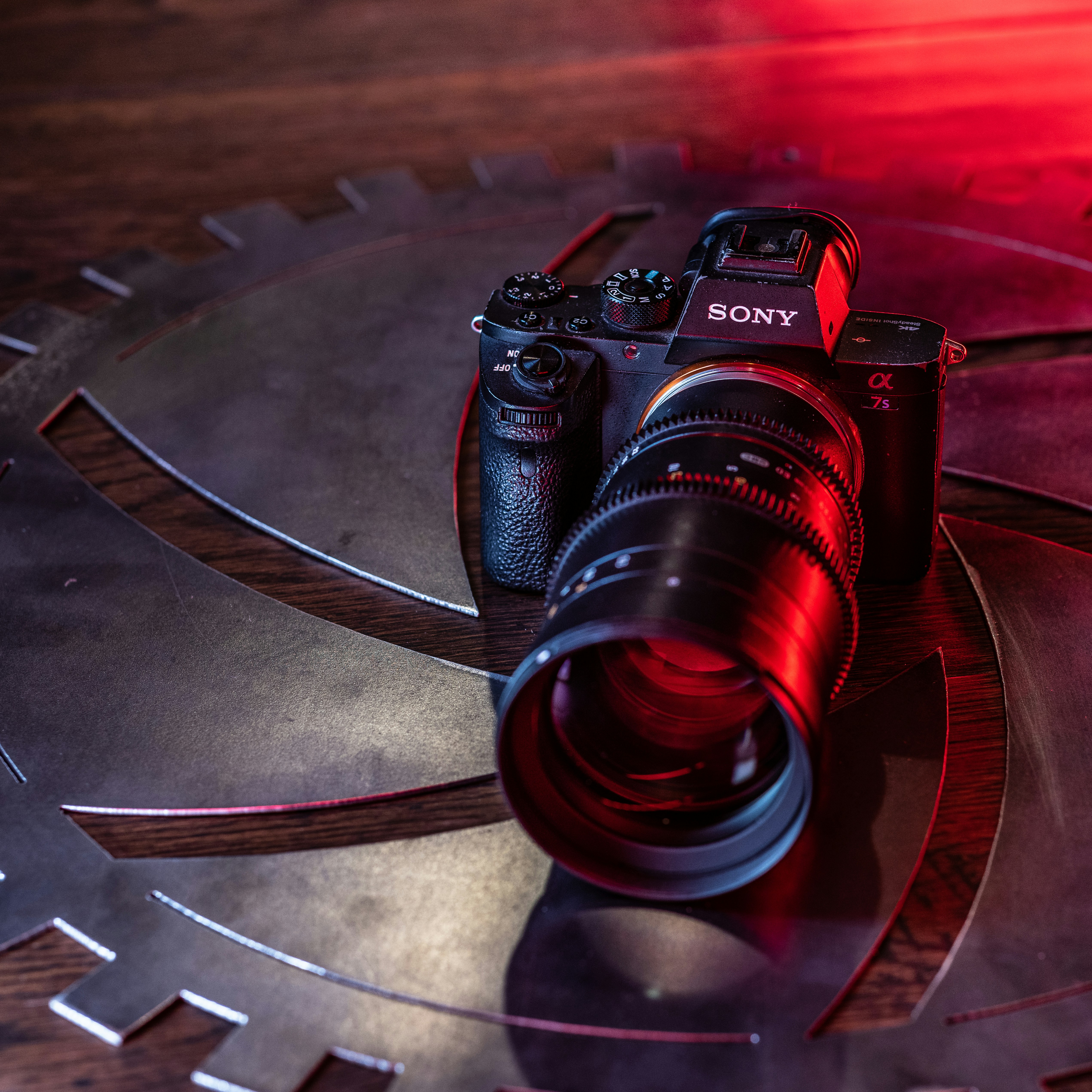 a camera sitting on top of a metal table