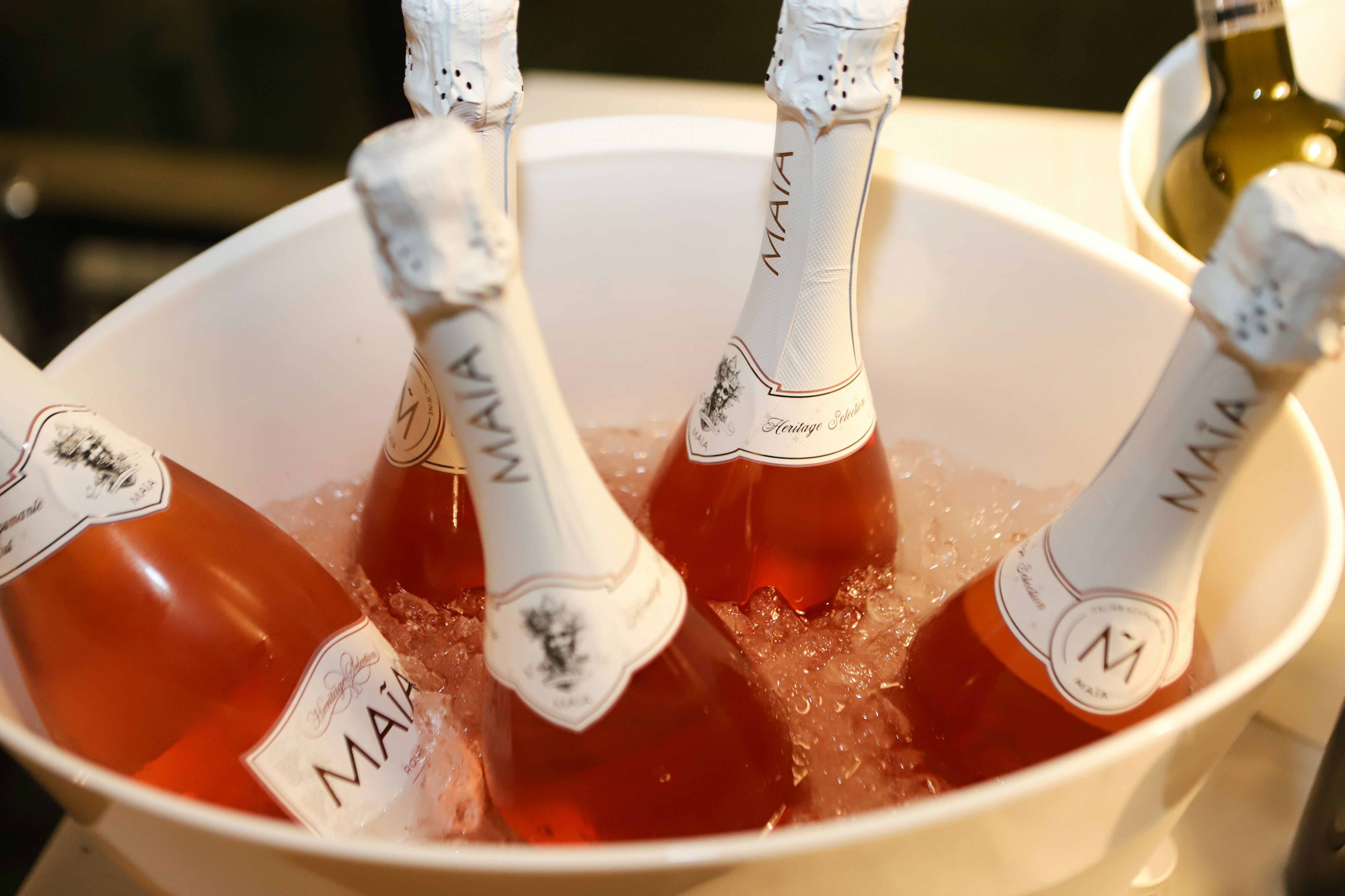 A sparkling wine symbol of the Italian lifestyle with a glamour touch. The perfect element for prestigious events and moments of international character. • www.maiawine.it