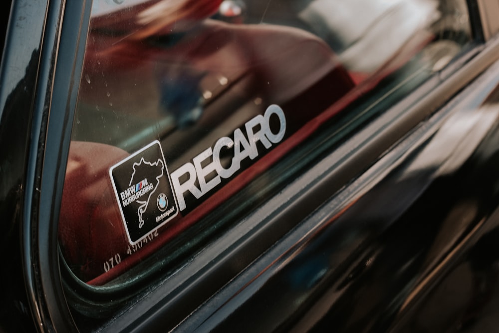 a car with the word recaro on it's side window