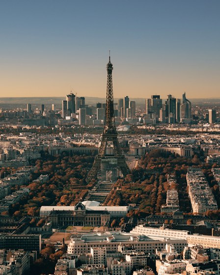 Day offices in Paris