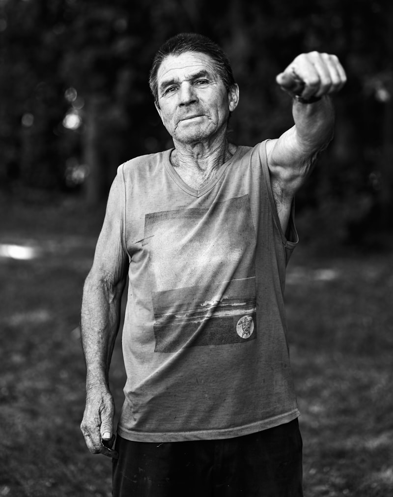 7 Best Tricep Exercises for Seniors