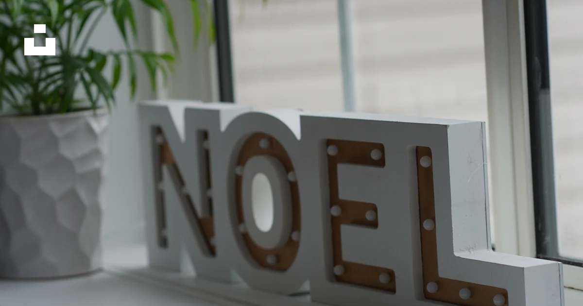 Window Sills Sign A close up of a sign on a window sill photo – Free Grey Image on Unsplash