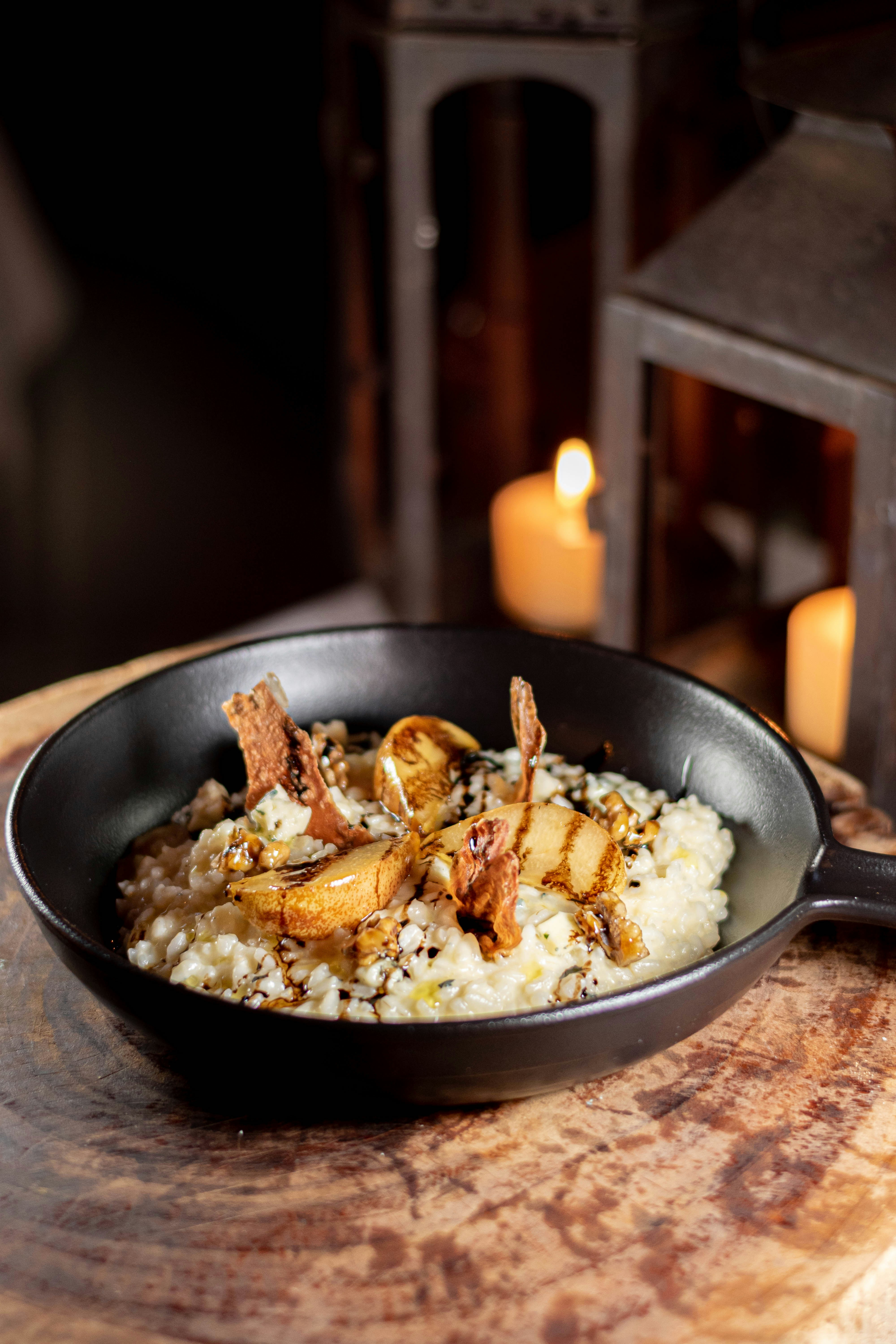 gray computer monitor